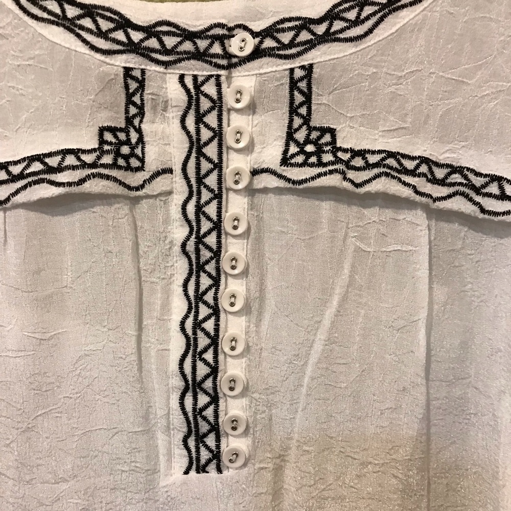 Maggie Barnes White Top - Picture 4 of 6